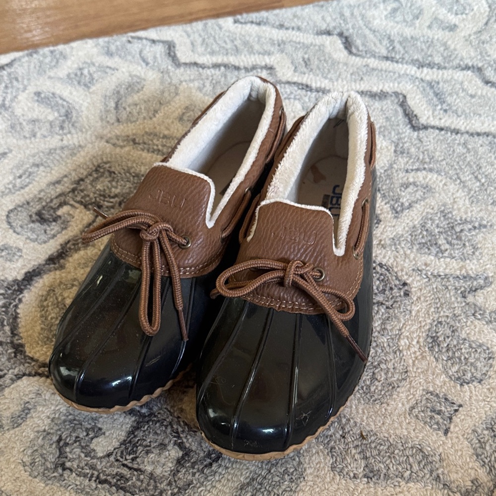 JBU Black and Brown Women's Flats